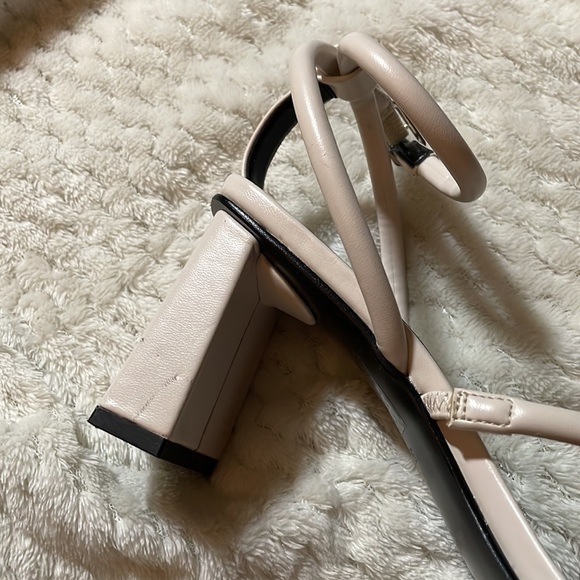 Guess Aubrea Sandal - Picture 4 of 7